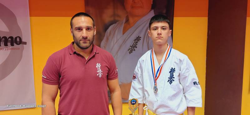 Каратист с приза "Спортист на Варна" за май-2025